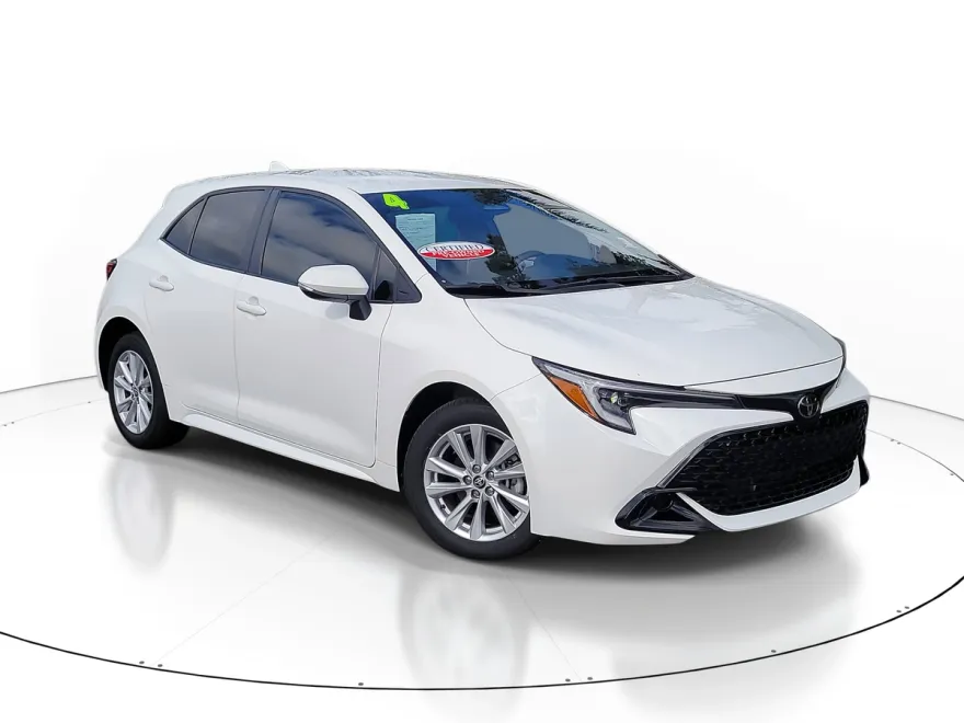 2024 Toyota Corolla SE photo 1