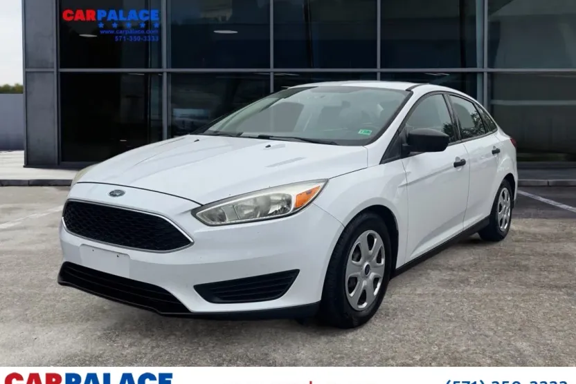 2016 Ford Focus Sedan photo 1