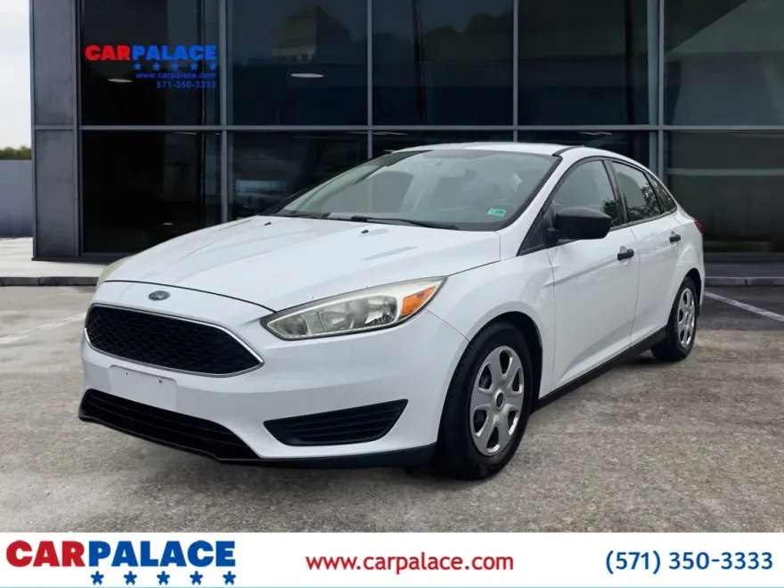 2016 Ford Focus Sedan photo 1