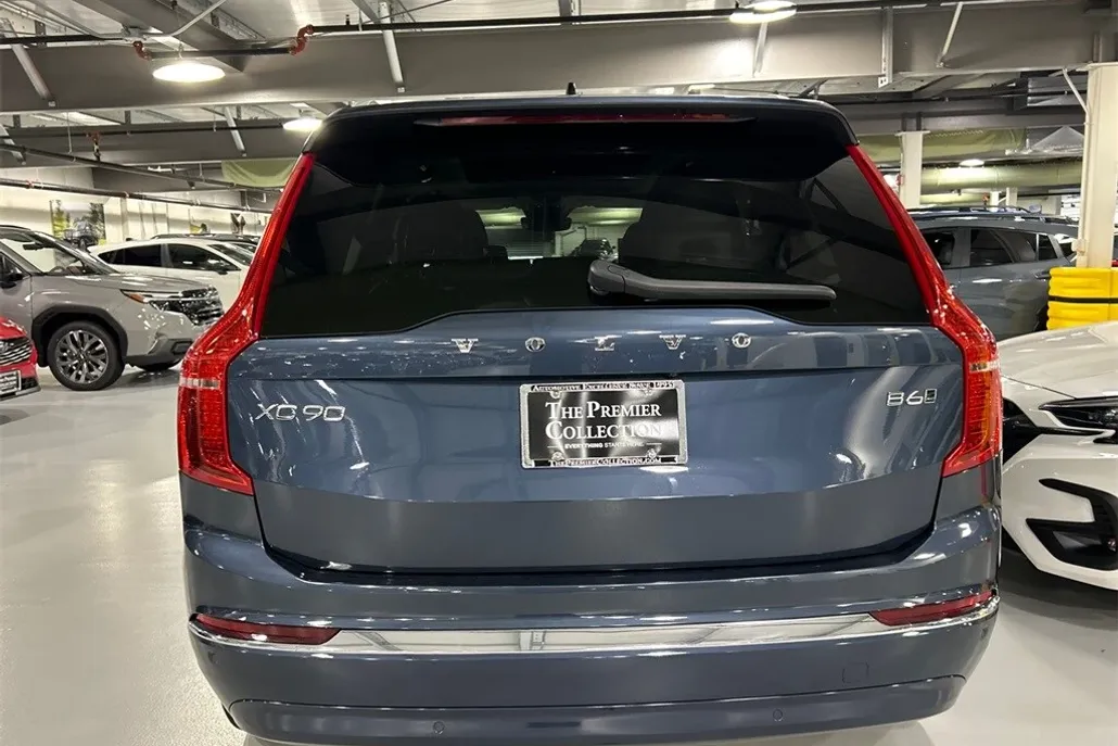 2024 Volvo XC90 Core photo 1