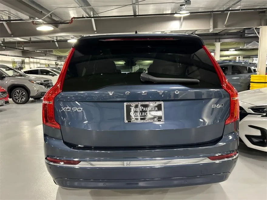 2024 Volvo XC90 Core photo 1