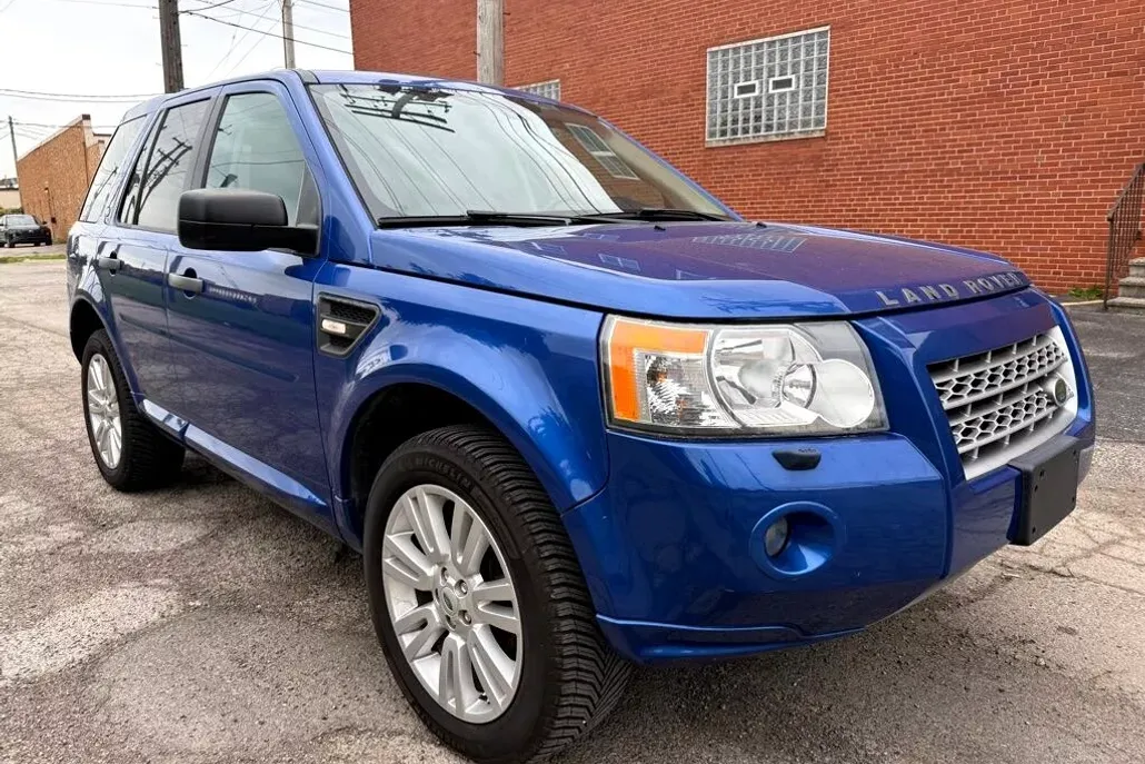 2009 Land Rover LR2 HSE photo 1