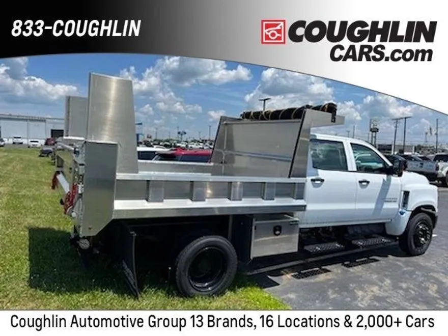 2023 Chevrolet Silverado 6500HD Work Truck photo 1