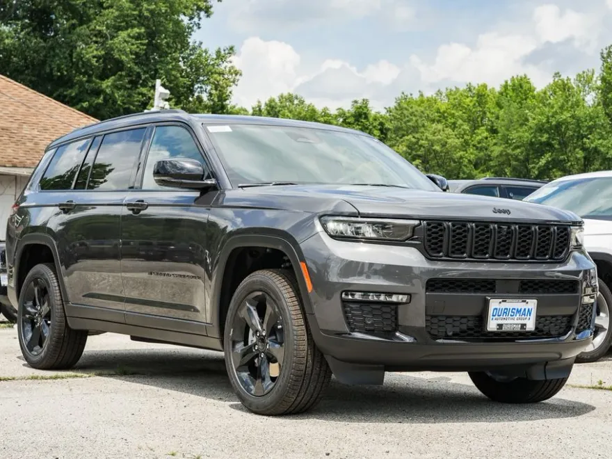2025 Jeep Grand Cherokee Limited photo 1