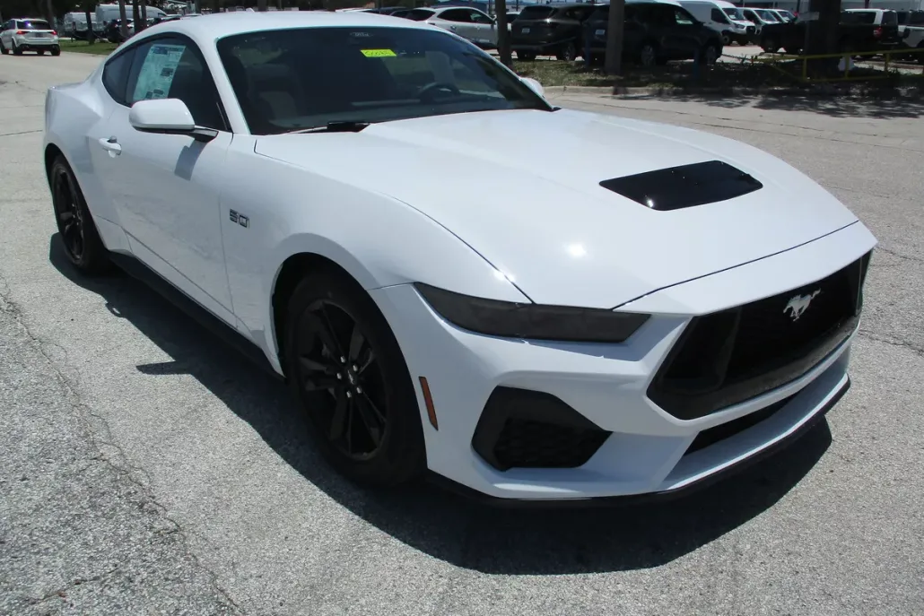 2025 Ford Mustang GT photo 1