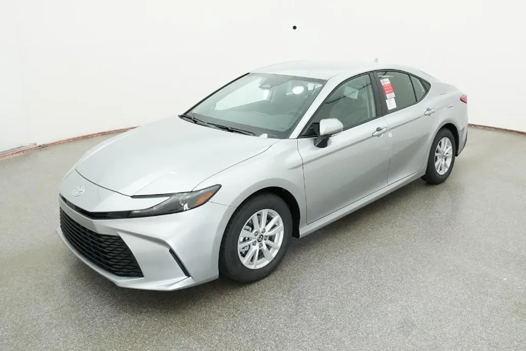 2026 Toyota Camry LE photo 1