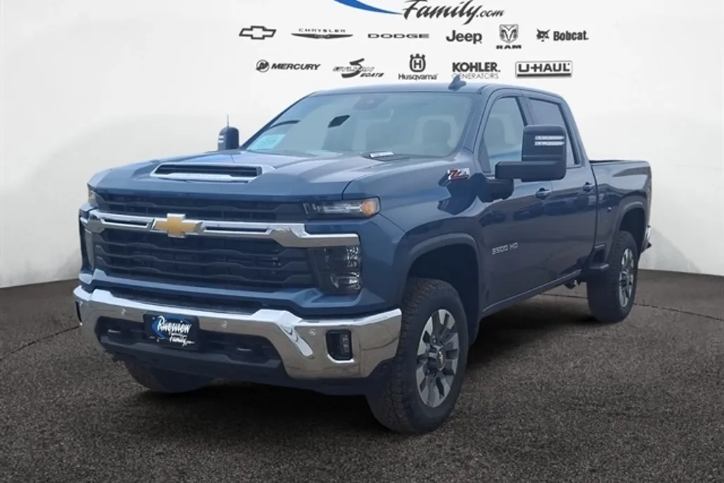 2025 Chevrolet Silverado 3500HD LT photo 1
