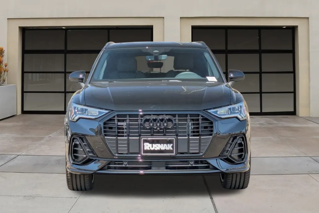 2025 Audi Q3 S line Premium Plus photo 1
