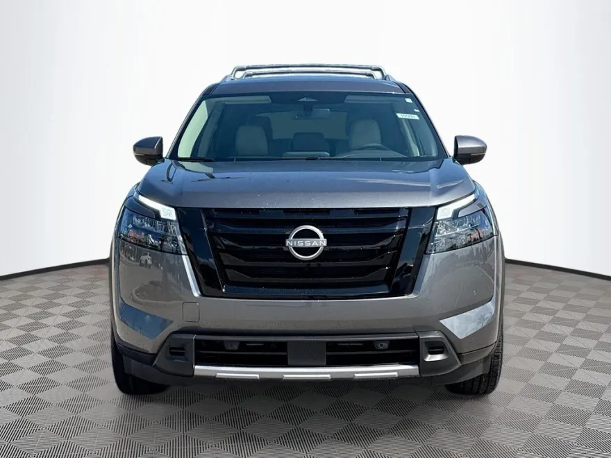 2025 Nissan Pathfinder SL photo 1
