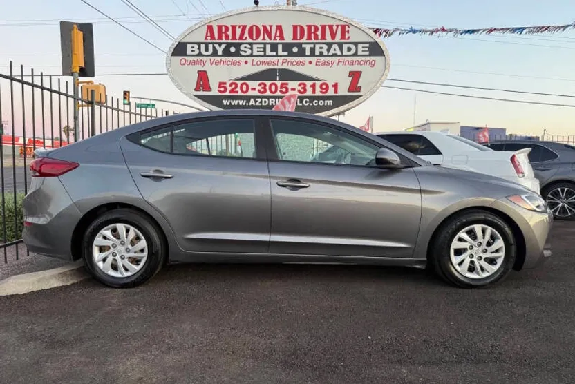 2018 Hyundai Elantra SE photo 1