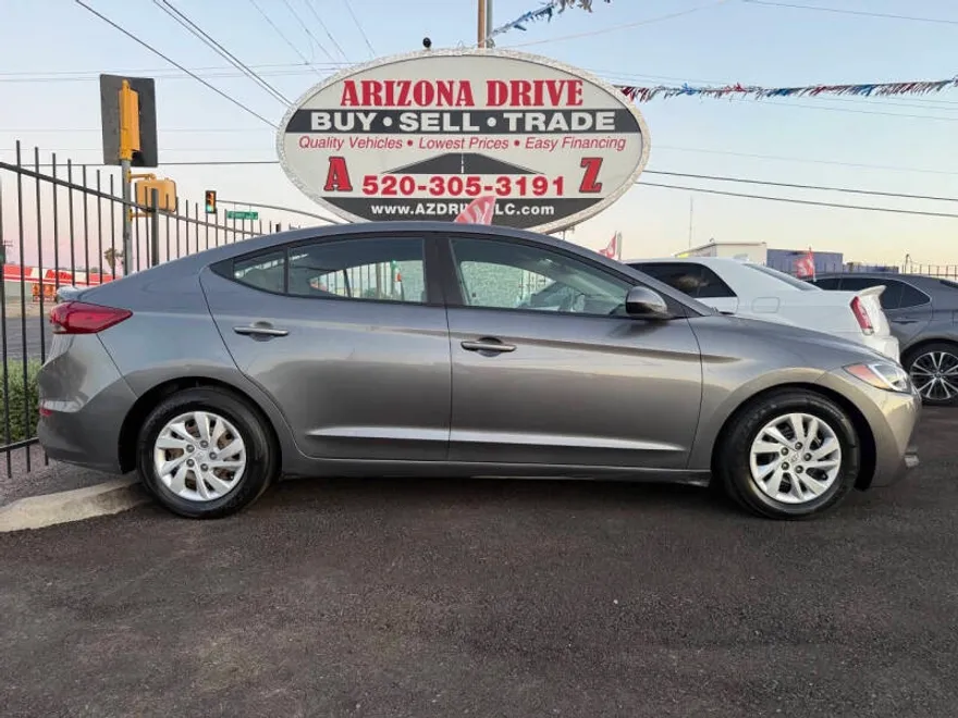 2018 Hyundai Elantra SE photo 1