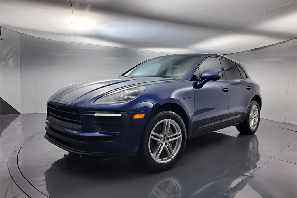 2022 Porsche Macan Base photo 1
