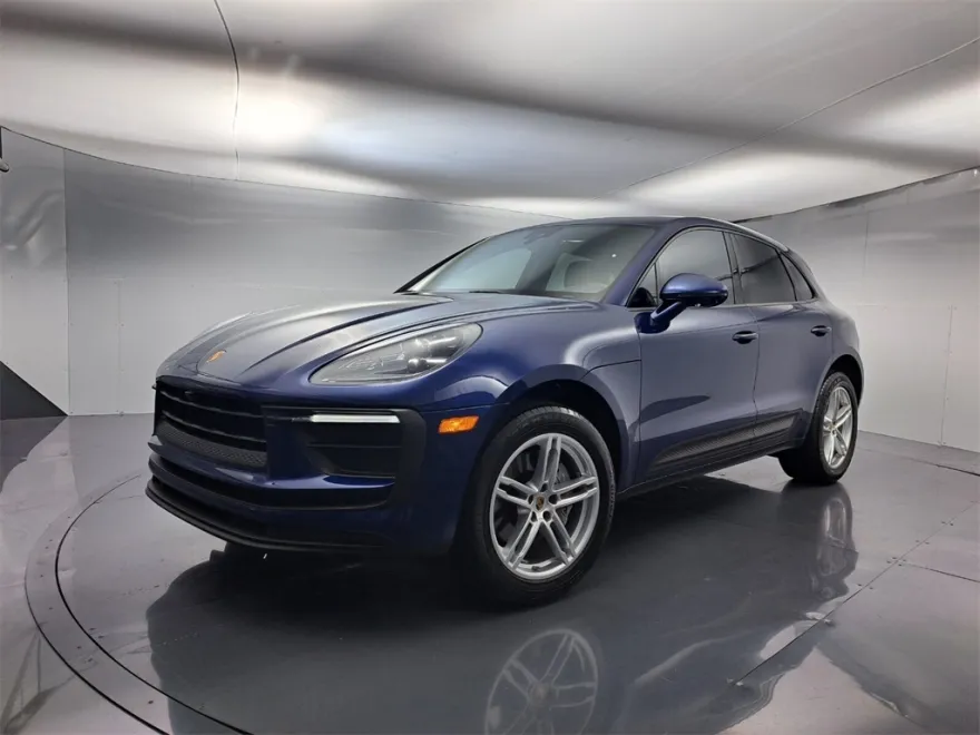 2022 Porsche Macan Base photo 1