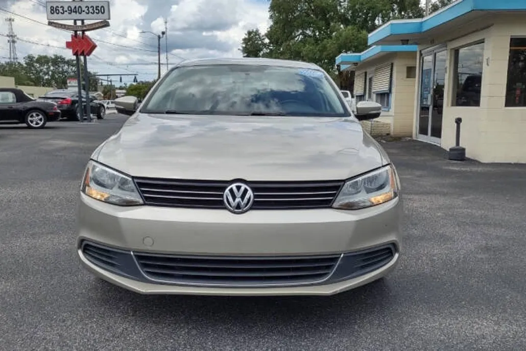 2013 Volkswagen Jetta SE photo 1