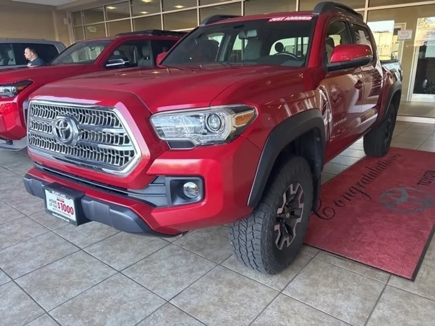 2016 Toyota Tacoma TRD V6 photo 1