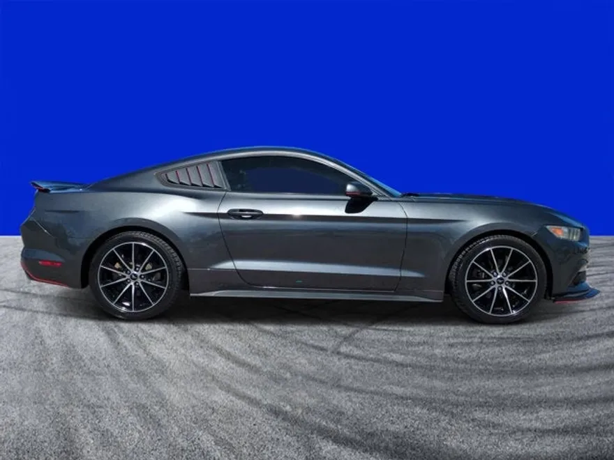 2015 Ford Mustang EcoBoost photo 1
