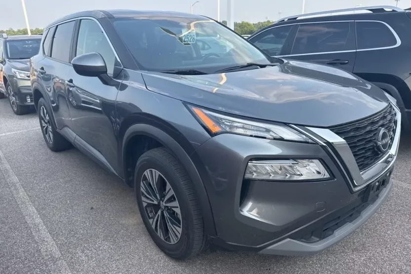 2023 Nissan Rogue SV photo 1