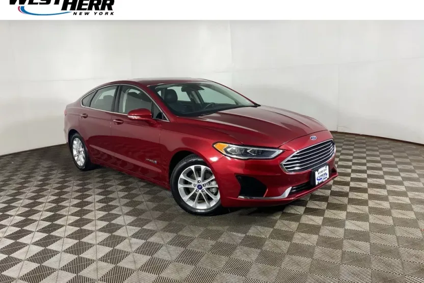 2019 Ford Fusion Hybrid SEL photo 1