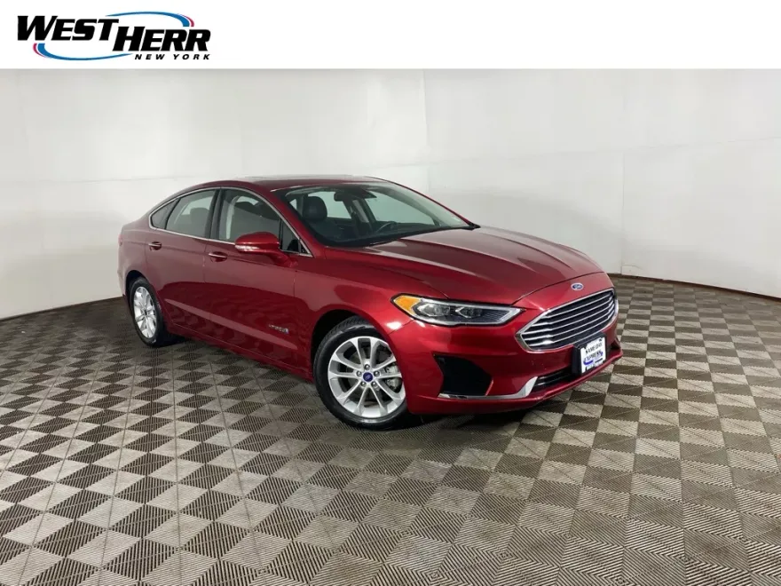 2019 Ford Fusion Hybrid SEL photo 1