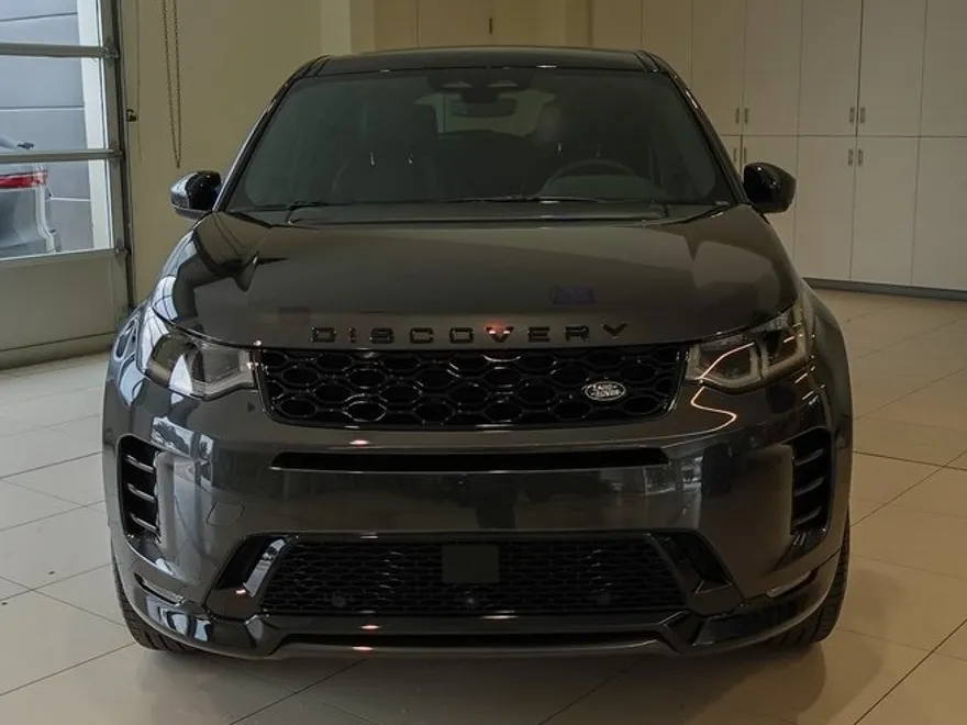 2025 Land Rover Discovery Sport SE photo 1