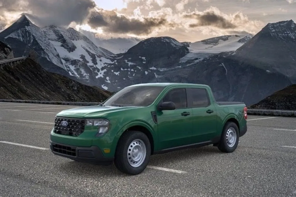 2025 Ford Maverick XL photo 1