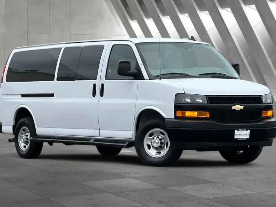 2023 Chevrolet Express Passenger 3500 photo 1