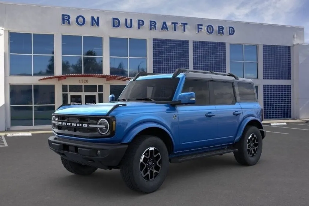 2024 Ford Bronco Outer Banks photo 1
