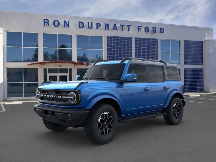 2024 Ford Bronco Outer Banks photo 1