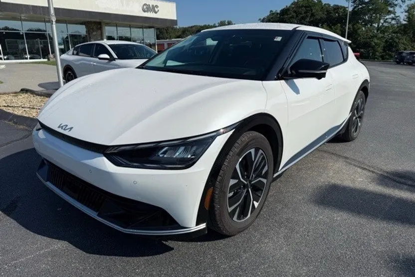 2022 Kia EV6 Wind photo 1