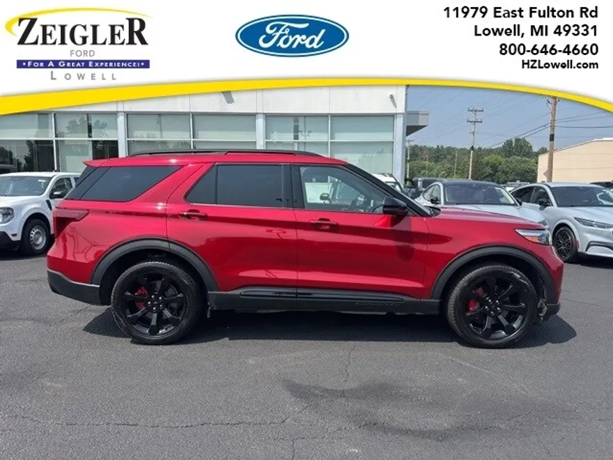 2024 Ford Explorer ST photo 1