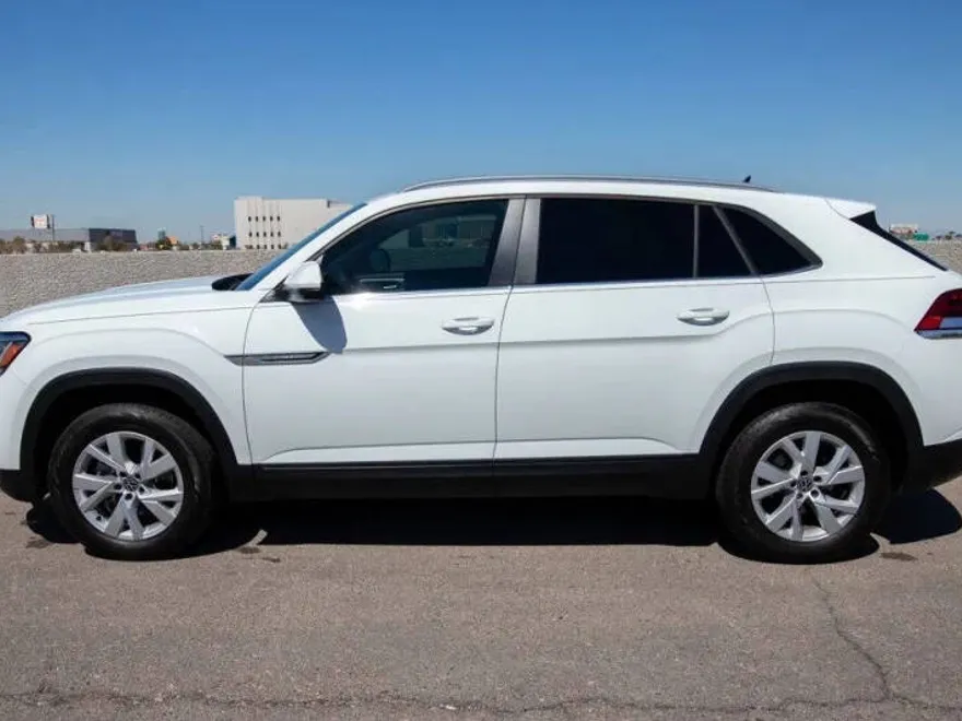 2021 Volkswagen Atlas Cross Sport photo 1