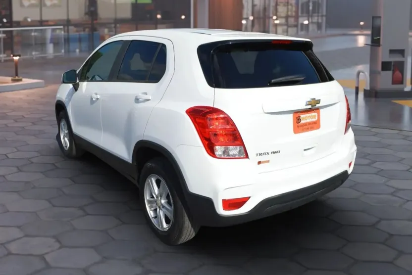 2017 Chevrolet Trax LS photo 1