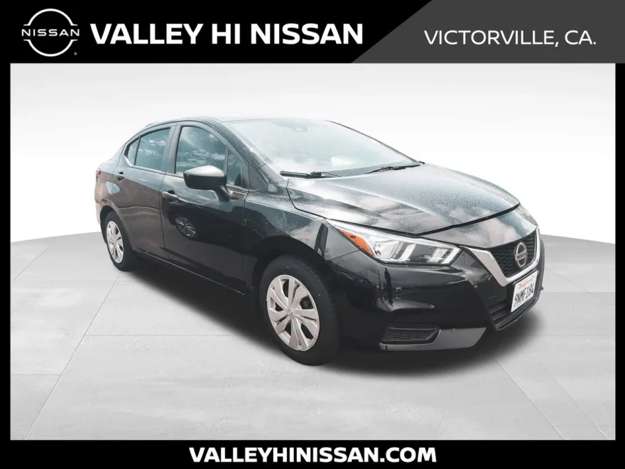 2022 Nissan Versa 1.6 S photo 1