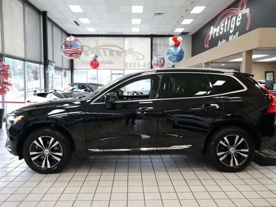 2022 Volvo XC60 Recharge Hybrid Inscription Expression photo 1