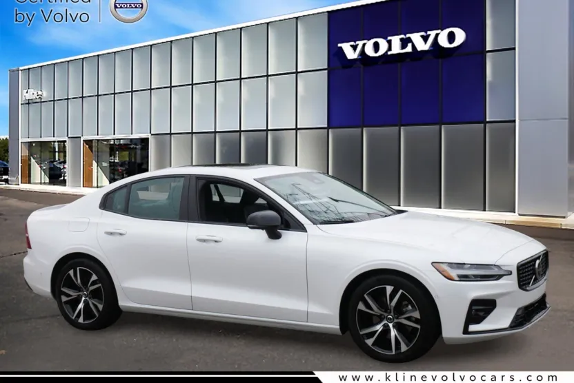 2024 Volvo S60 B5 AWD Plus photo 1