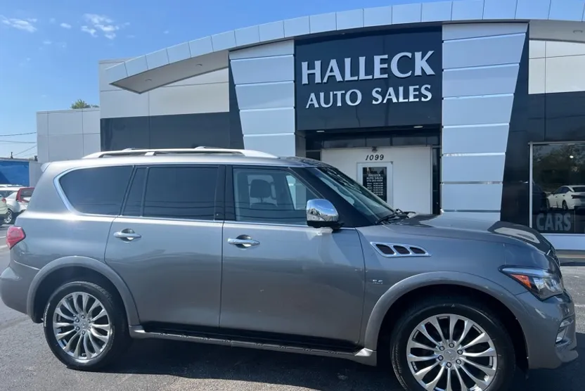 2015 Infiniti QX80 photo 1