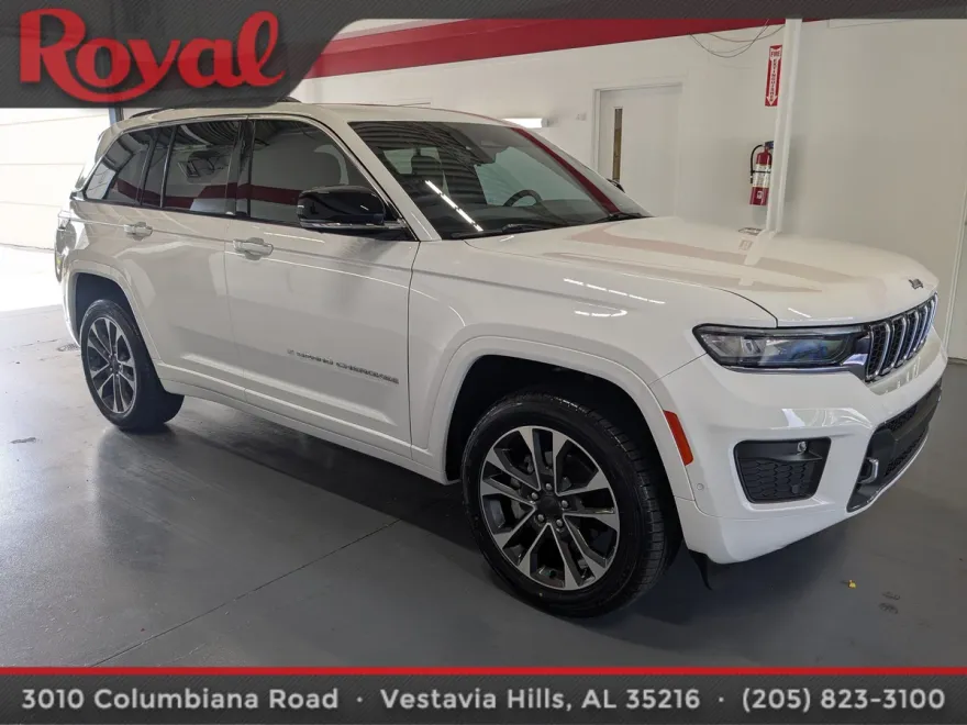 2023 Jeep Grand Cherokee Overland photo 1