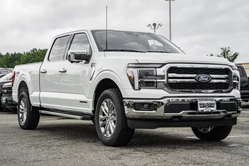 2025 Ford F-150 Lariat photo 1
