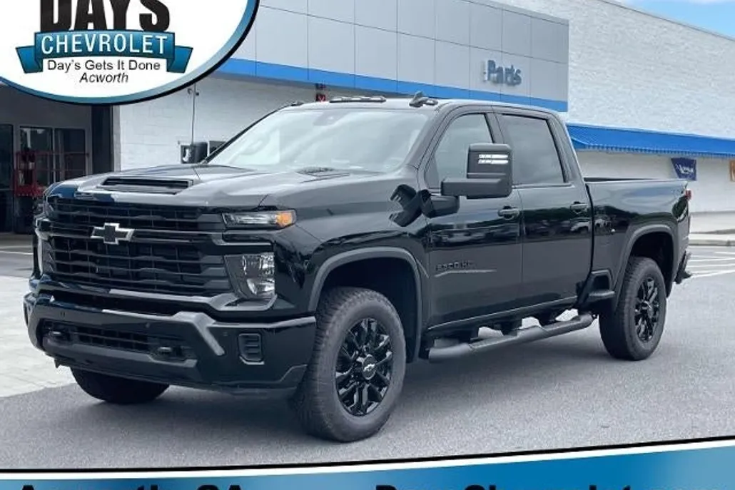 2025 Chevrolet Silverado 2500HD Custom photo 1