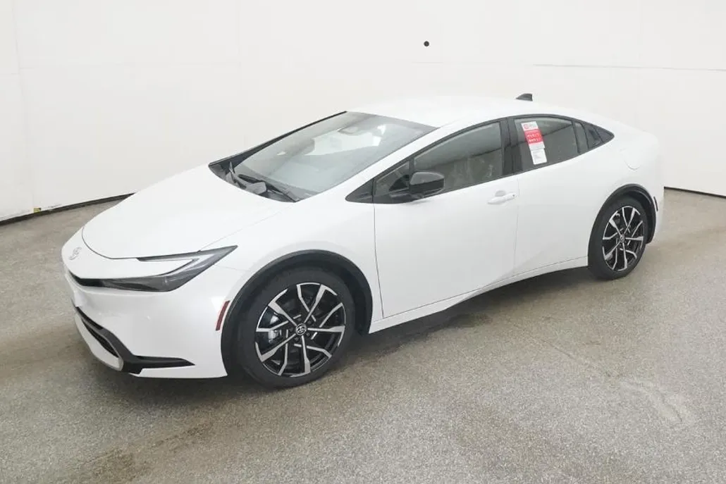 2026 Toyota Prius XSE Plug-in Hybrid photo 1