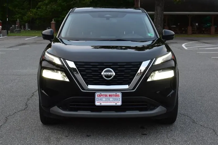2021 Nissan Rogue SV photo 1