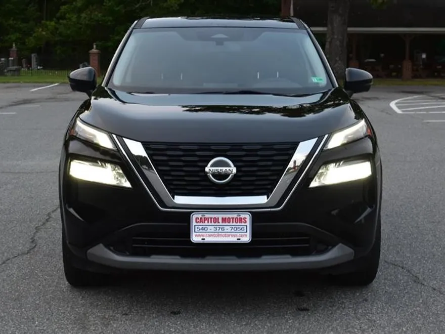 2021 Nissan Rogue SV photo 1