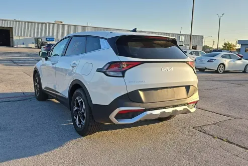 2024 Kia Sportage LX photo 3