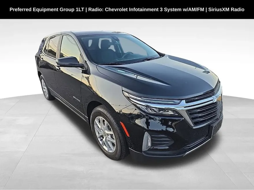 2022 Chevrolet Equinox LT photo 1