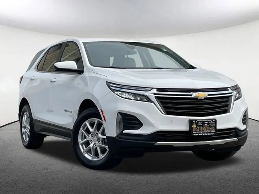 2023 Chevrolet Equinox LT photo 1