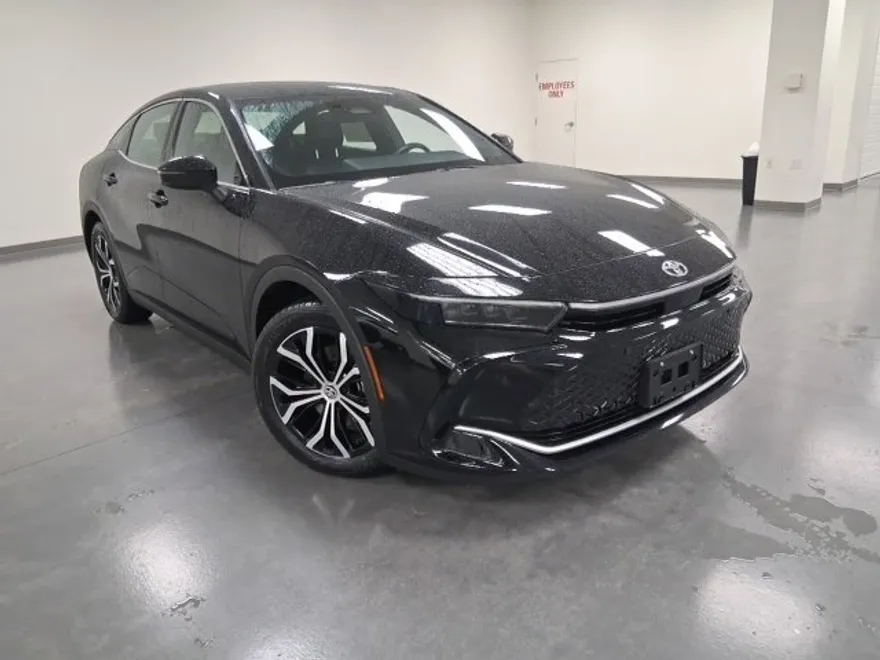 2024 Toyota Crown Limited photo 1