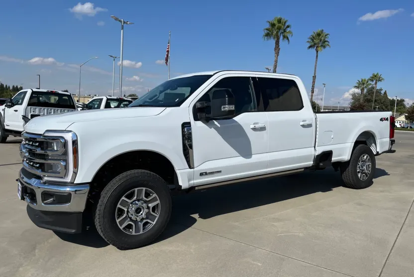 2026 Ford F-350 Lariat photo 1
