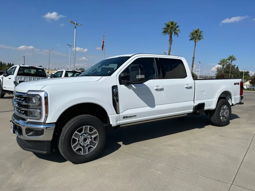 2026 Ford F-350 Lariat photo 1