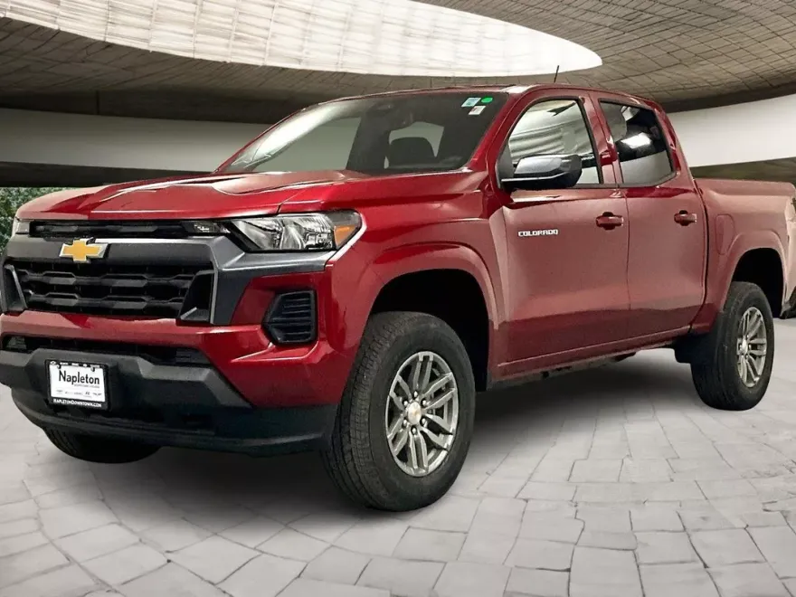 2025 Chevrolet Colorado Work Truck LT photo 1