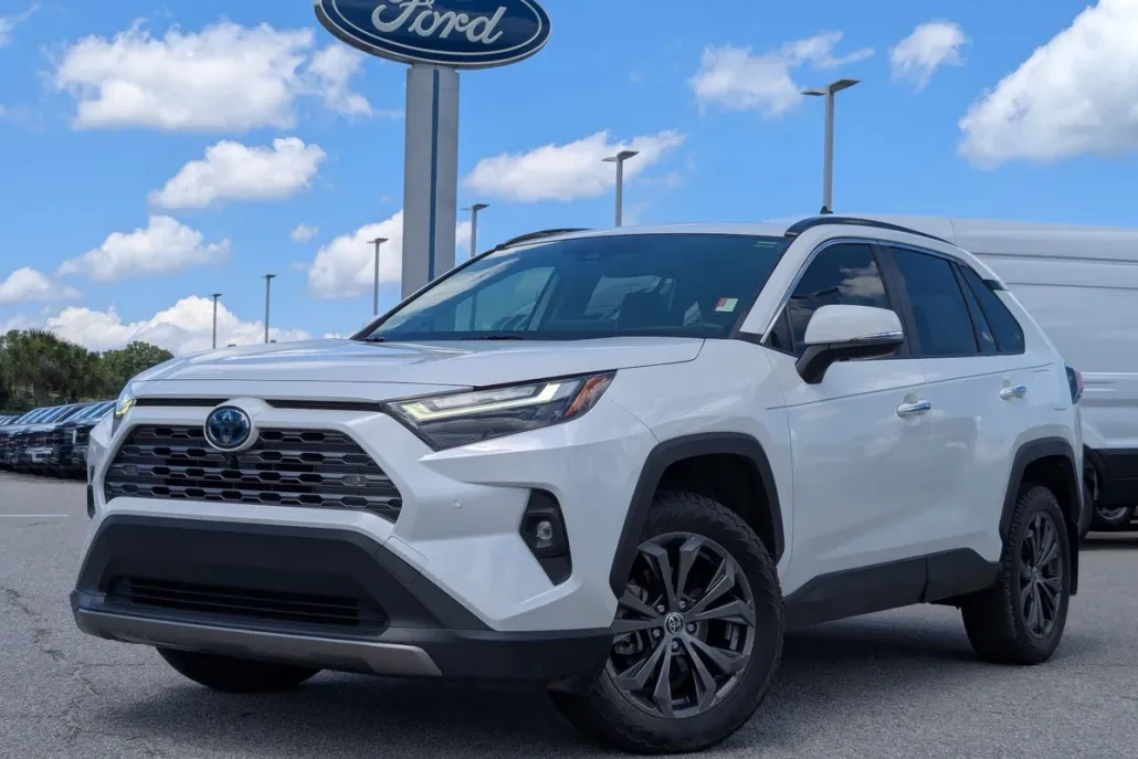 2022 Toyota RAV4 Hybrid Limited photo 1